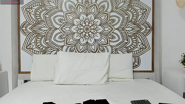 Lilith Aliany  online show from November 25, 2025, 12:38 pm