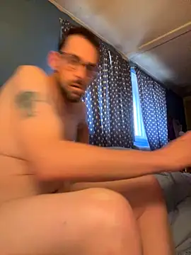 Snapshot of biggdaddyandqueenn chatting on November 15, 2025, 1:40 pm biggdaddyandqueenn online show from November 15, 2025, 1:40 pm