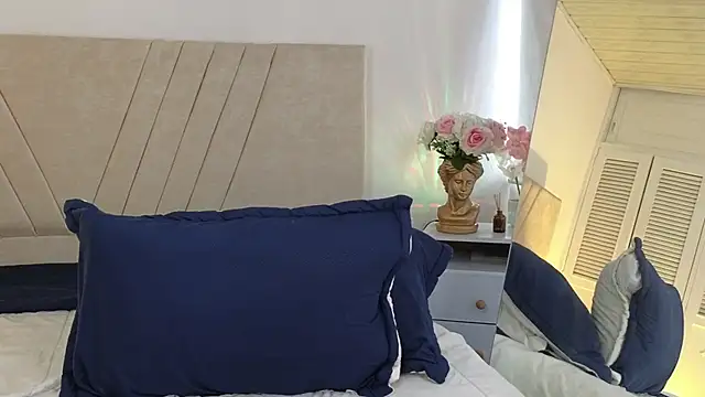 Snapshot of NatashaBlade_ chatting on November 10, 2025, 1:43 pm NatashaBlade online show from November 10, 2025, 1:43 pm