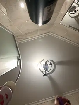 Snapshot of MUDA-TI chatting on November 3, 2025, 9:16 pm MUDA-TI online show from November 3, 2025, 9:16 pm