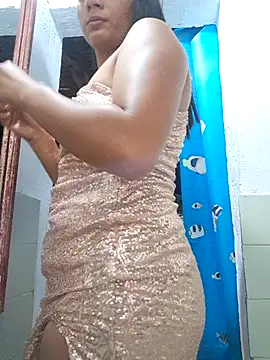 lapicarona18 online show from December 5, 2025, 5:05 am