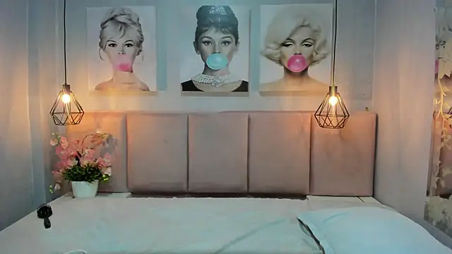 sensual skinny online show from November 25, 2025, 10:04 am