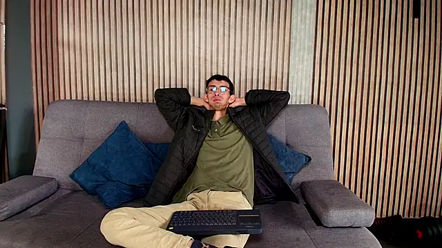 ZyroNight online show from November 28, 2025, 1:47 pm