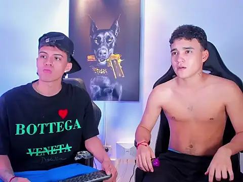 Snapshot of stiven_24cm chatting on November 13, 2025, 2:32 am stiven 24cm online show from November 13, 2025, 2:32 am