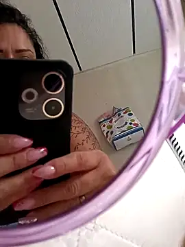 Snapshot of Zurley1102 chatting on December 21, 2025, 4:58 pm Zurley1102 online show from December 21, 2025, 4:58 pm