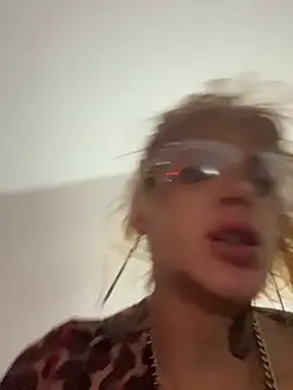 zowi101 online show from April 26, 2026, 7:17 am