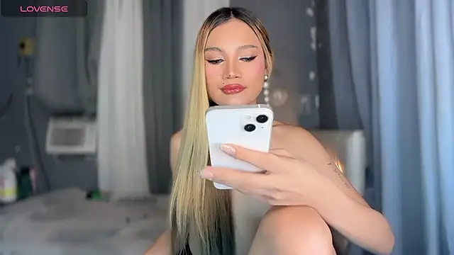 Tsfoxyangelx online show from July 21, 2026, 8:11 pm