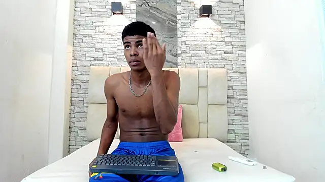 XAVI LEE online show from December 15, 2025, 8:13 pm