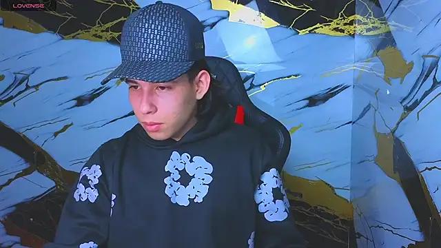 Suarezz10  online show from November 7, 2025, 12:49 pm