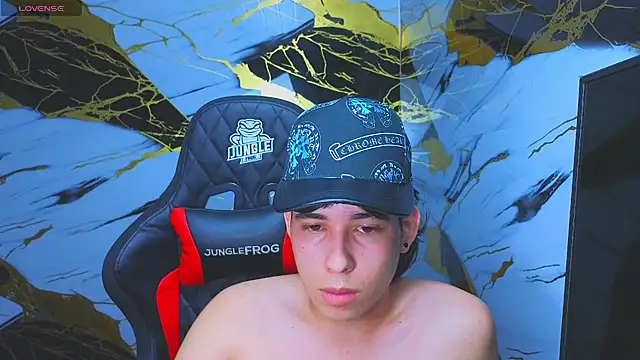 Suarezz10  online show from November 18, 2025, 3:05 pm