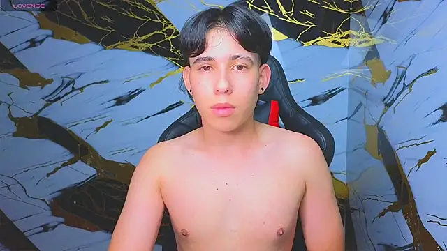 Suarezz10  online show from November 19, 2025, 3:12 pm