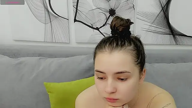 DianaHeath online show from April 7, 2026, 10:20 pm