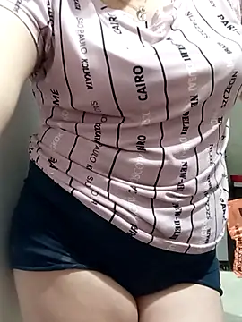 Snapshot of Isaabeellaa_deemoonny1 chatting on November 14, 2025, 1:15 am Isaabeellaa deemoonny1 online show from November 14, 2025, 1:15 am