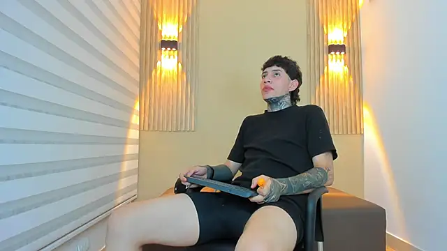 Snapshot of DANTE_ARMSTRONG chatting on November 13, 2025, 4:00 am DANTE ARMSTRONG online show from November 13, 2025, 4:00 am