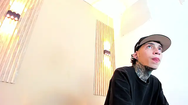 DANTE ARMSTRONG online show from December 16, 2025, 4:39 am