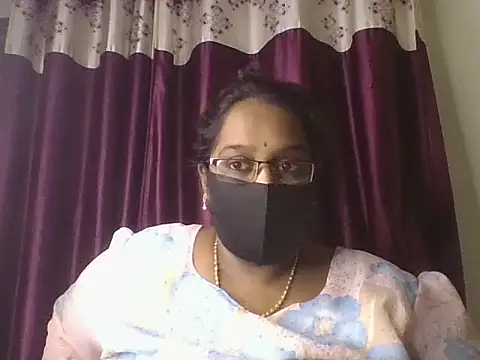 Snapshot of hootypriya chatting on June 10, 2026, 5:12 pm hootypriya online show from June 10, 2026, 5:12 pm