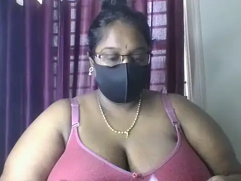 Snapshot of hootypriya chatting on June 14, 2026, 7:21 am hootypriya online show from June 14, 2026, 7:21 am
