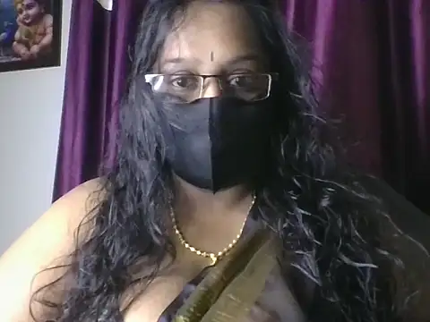 Snapshot of hootypriya chatting on June 15, 2026, 6:32 pm hootypriya online show from June 15, 2026, 6:32 pm