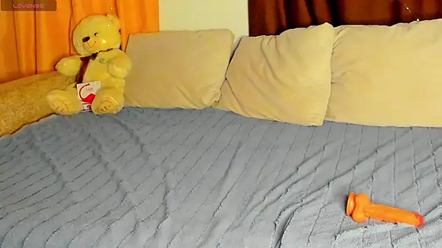 Snapshot of Eva_purrr_ chatting on November 8, 2025, 8:51 pm Eva purrr online show from November 8, 2025, 8:51 pm