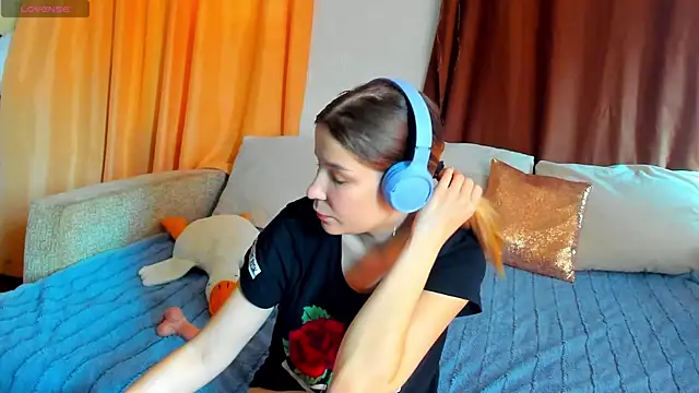 Snapshot of Eva_purrr_ chatting on November 20, 2025, 8:47 am Eva purrr online show from November 20, 2025, 8:47 am