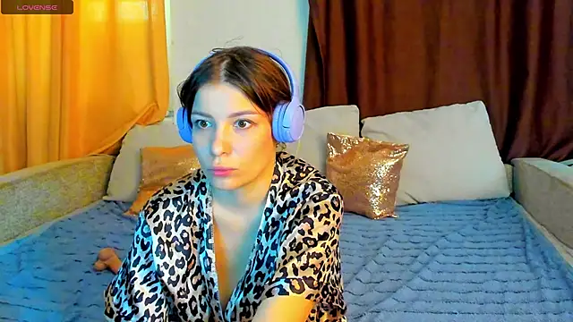 Snapshot of Eva_purrr_ chatting on November 26, 2025, 8:37 am Eva purrr online show from November 26, 2025, 8:37 am