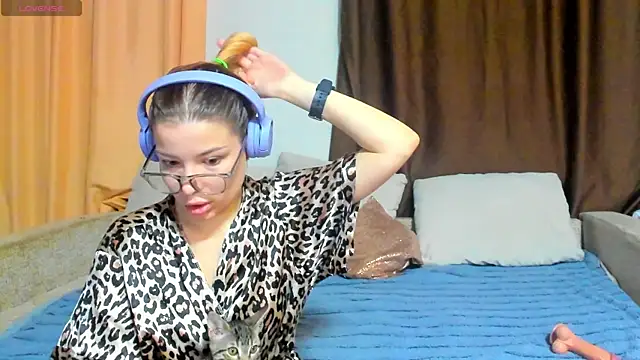 Snapshot of Eva_purrr_ chatting on November 30, 2025, 1:09 am Eva purrr online show from November 30, 2025, 1:09 am