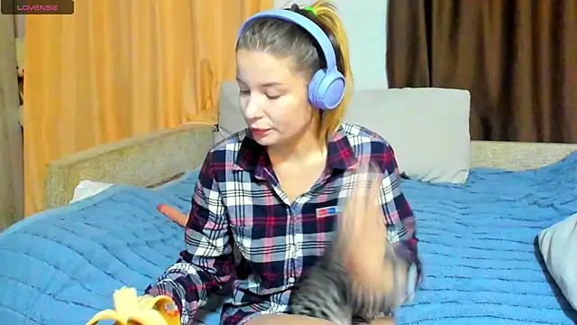 Snapshot of Eva_purrr_ chatting on December 5, 2025, 1:25 am Eva purrr online show from December 5, 2025, 1:25 am