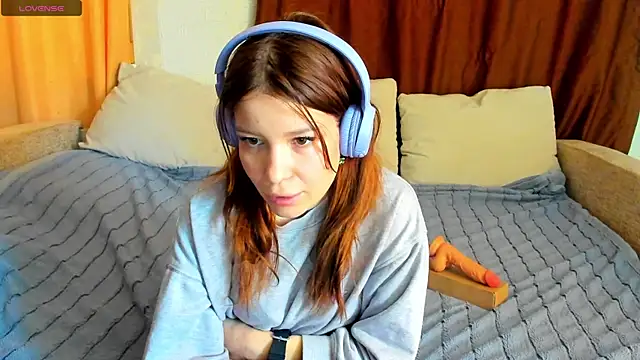 Eva purrr  online show from March 10, 2026, 7:13 am