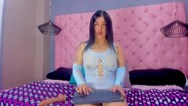 Snapshot of Karol_Horney chatting on November 4, 2025, 1:54 pm Karol Horney online show from November 4, 2025, 1:54 pm