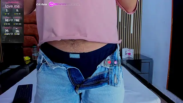 Snapshot of HARRY_FLYNN chatting on November 17, 2025, 12:33 pm HARRY FLYNN online show from November 17, 2025, 12:33 pm