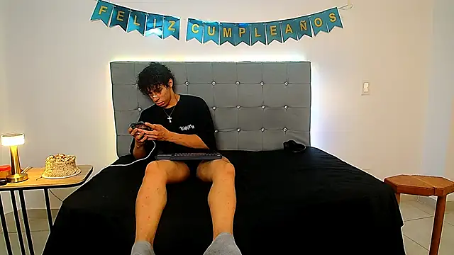 chris evans27 online show from November 29, 2025, 3:20 am