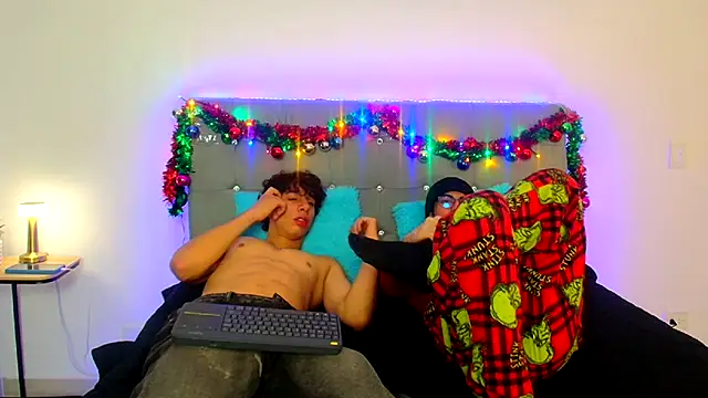 chris evans27 online show from December 23, 2025, 12:52 am