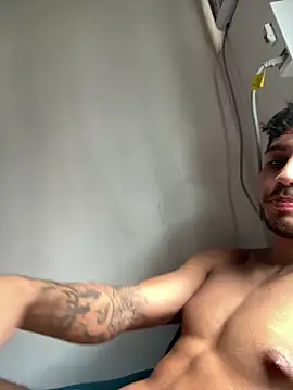 Snapshot of guipariss chatting on March 7, 2026, 3:31 pm guipariss online show from March 7, 2026, 3:31 pm