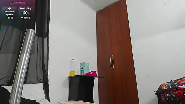 Snapshot of alana-silva chatting on March 1, 2026, 4:14 am alana-silva online show from March 1, 2026, 4:14 am