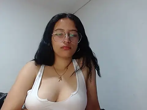 Snapshot of _Kassandra9 chatting on November 7, 2025, 8:31 pm Kassandra9 online show from November 7, 2025, 8:31 pm