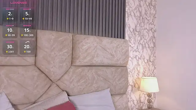 violett fowlerxx online show from April 27, 2026, 3:59 am