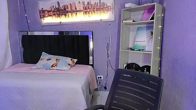 lyam ebony  online show from November 13, 2025, 9:03 pm