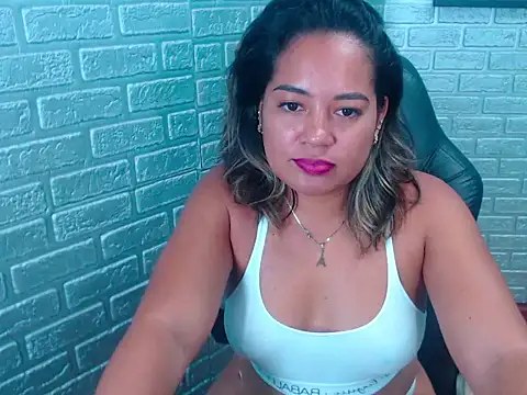 Snapshot of Bella_Summers_ chatting on November 5, 2025, 3:45 pm Bella Summers online show from November 5, 2025, 3:45 pm