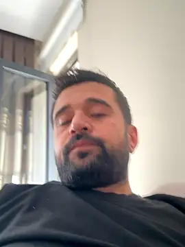 Snapshot of NiktirGit31 chatting on November 5, 2025, 10:37 am NiktirGit31 online show from November 5, 2025, 10:37 am