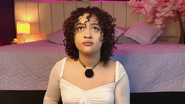  sarahRose online show from April 12, 2026, 3:55 am