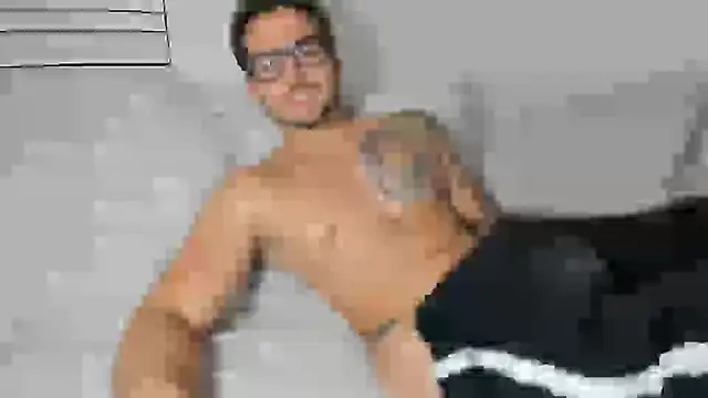 Snapshot of zaylanez chatting on November 11, 2025, 4:12 am zaylanez online show from November 11, 2025, 4:12 am