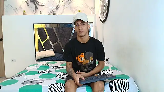 Snapshot of IMPERIO_ROMANO chatting on November 23, 2025, 7:13 pm IMPERIO ROMANO online show from November 23, 2025, 7:13 pm