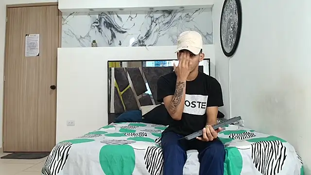 Snapshot of IMPERIO_ROMANO chatting on November 24, 2025, 7:13 pm IMPERIO ROMANO online show from November 24, 2025, 7:13 pm