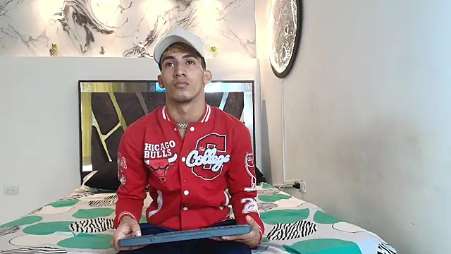 Snapshot of IMPERIO_ROMANO chatting on December 1, 2025, 7:19 pm IMPERIO ROMANO online show from December 1, 2025, 7:19 pm