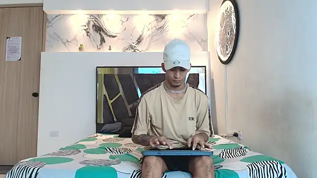 Snapshot of IMPERIO_ROMANO chatting on December 2, 2025, 7:09 pm IMPERIO ROMANO online show from December 2, 2025, 7:09 pm