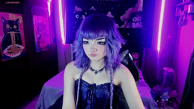 Snapshot of ravencollen chatting on May 12, 2026, 7:55 pm ravencollen online show from May 12, 2026, 7:55 pm