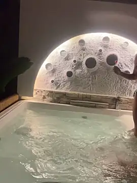 alisaa jhons1 online show from April 16, 2026, 12:00 am