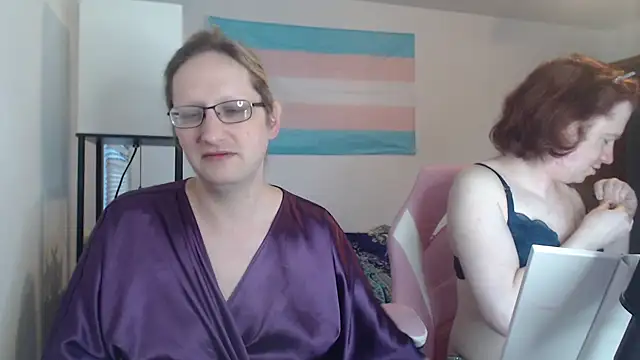 Savanah Banana  online show from April 8, 2026, 10:59 am