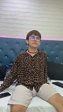 Snapshot of benjiDom chatting on November 6, 2025, 7:26 pm benjiDom online show from November 6, 2025, 7:26 pm