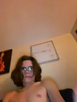 XxAdenxX online show from May 15, 2026, 2:51 am